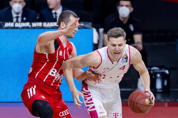 瓦伦西亚的 瓦伦西亚的