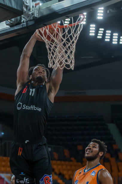 比如探讨卡 比如探讨卡